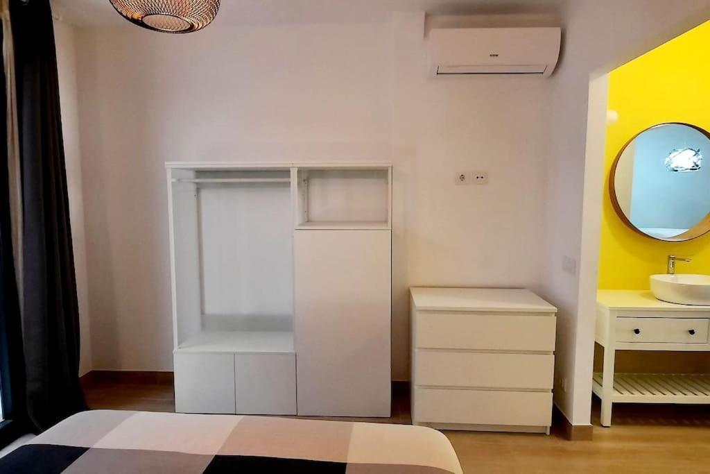 Acogedor Con Entrada Independiente Lejlighed Barcelona